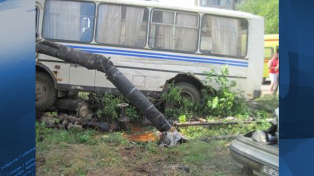 В Мордовии пассажирский автобус с отказавшими тормозами устроил массовое ДТП