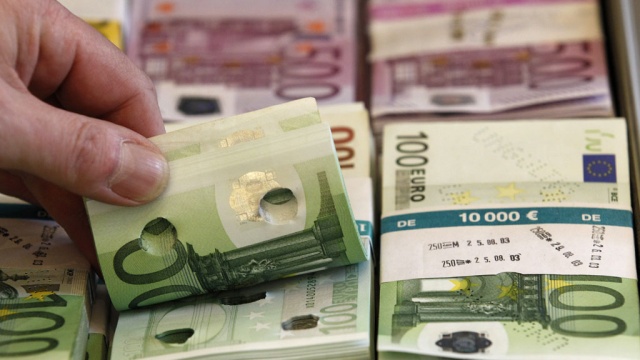 Евро вырос до 58 рублей на новостях из Украины 