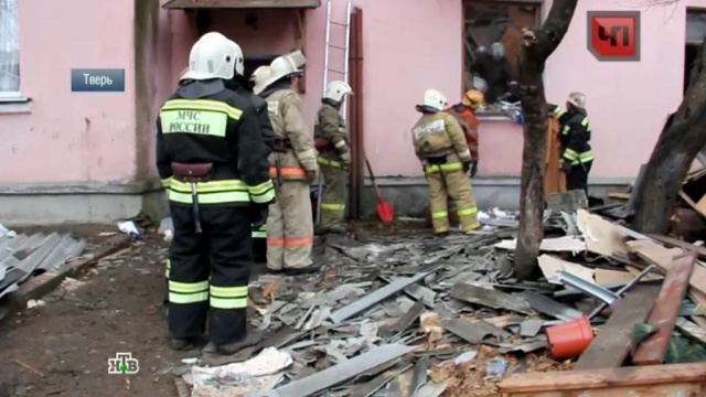 Власти эвакуировали жильцов опасного дома в Твери