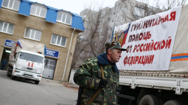 Первые грузовики гуманитарного конвоя возвращаются из Луганска в Россию