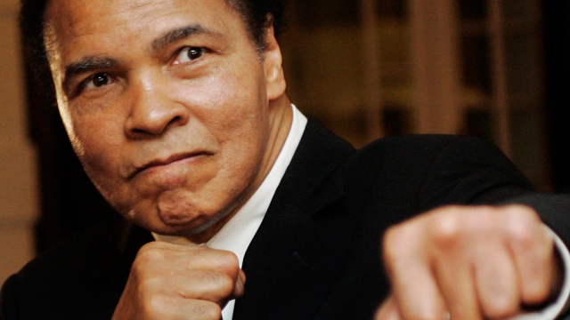 В США госпитализировали легендарного боксера Мохаммеда Али