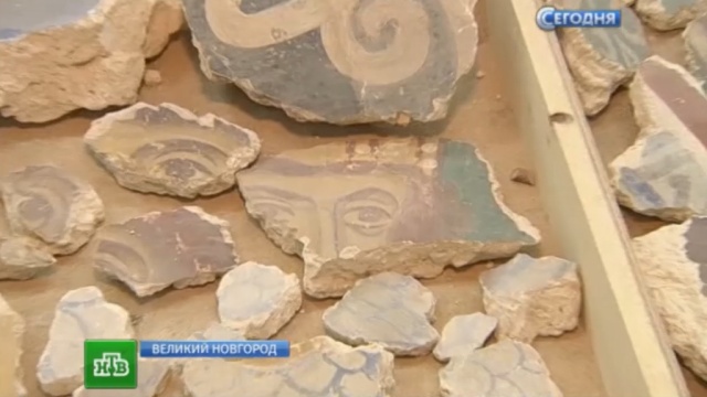 Новгородские реставраторы возрождают бесценные фрески XII века из строительного мусора