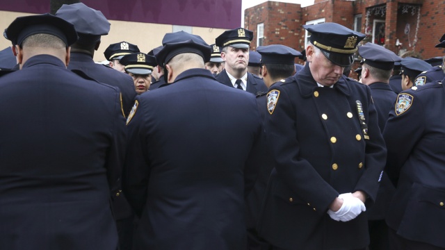 Полицейские не подчинились своему шефу и снова устроили бойкот мэру Нью-Йорка 