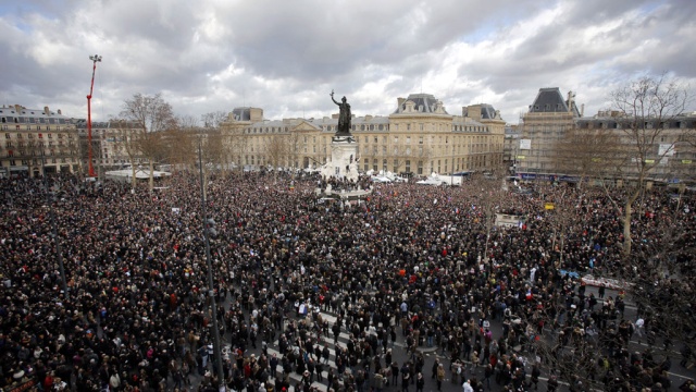 В Париже начался марш в память о жертвах терактов