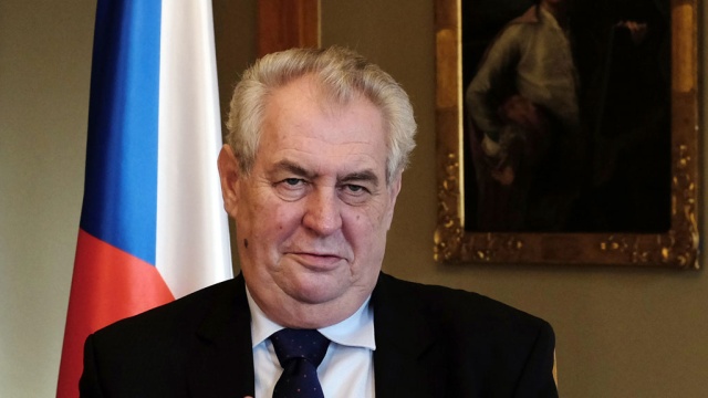 Президент Чехии раскритиковал Яценюка за слова о 