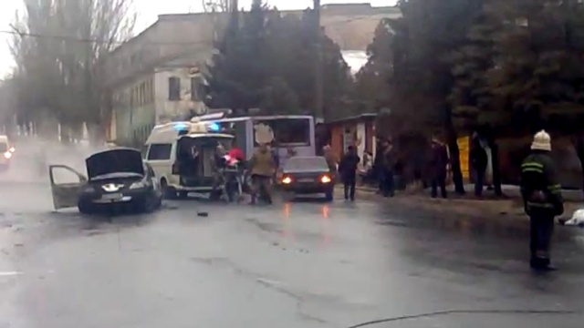 Очевидцы рассказали об обстреле остановки в Донецке