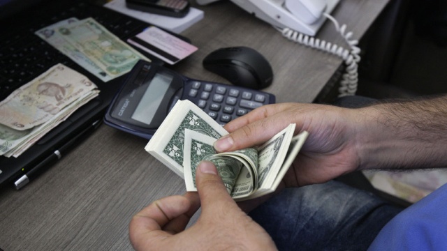 Иран отказался использовать доллар в расчетах с Россией и Китаем