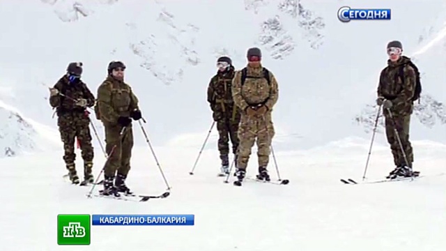 Армейские разведчики учатся выживать в горах Кабардино-Балкарии