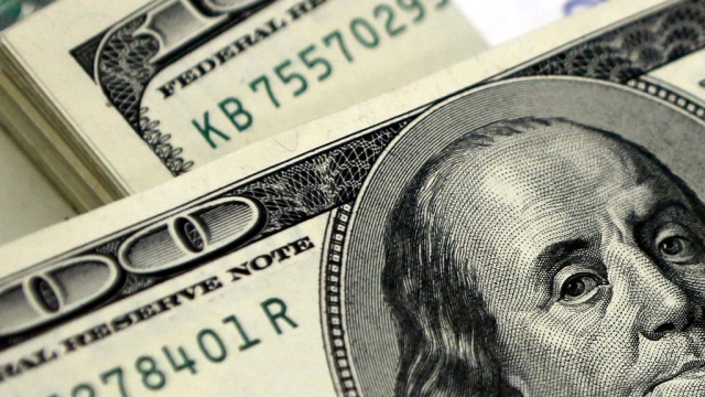 Доллар за час торгов на Московской бирже забрался выше 69 рублей