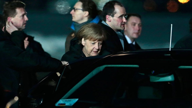 Путин, Олланд и Меркель прервали переговоры ради совместного фото
