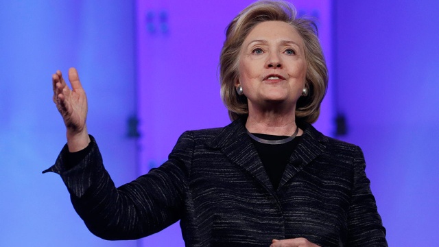 Хиллари Клинтон включится в президентскую гонку в апреле