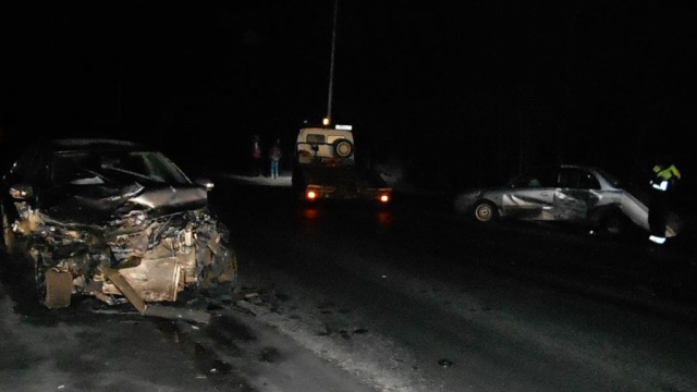 Восемь человек пострадали в массовом ДТП на тюменской трассе