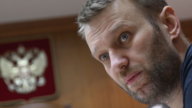 Адвокаты просят суд отпустить Навального на похороны Немцова