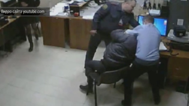 В отделе полиции Перми произошла драка между правоохранителями: видео