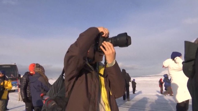 Туристы со всего света готовятся на Шпицбергене наблюдать редкое затмение