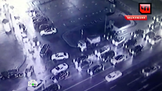 Водитель Mercedes устроил крупную аварию на Новом Арбате: видео