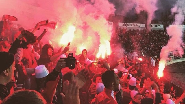 Албанские фанаты передрались между собой перед отборочным матчем ЧЕ-2016 с Арменией