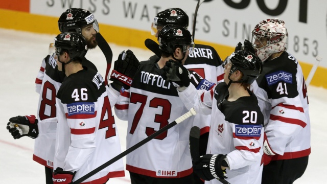 Канада и США начали хоккейный ЧМ с разгромных побед