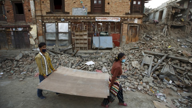 ООН: почти 1 млн детей не могут учиться из-за разрушенных в Непале школ
