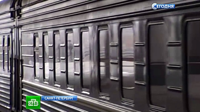 Под Петербургом из электрички эвакуировали более 1000 человек из-за пожара в вагоне