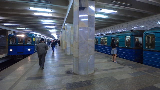 На Таганско-Краснопресненской линии метро человек упал под поезд