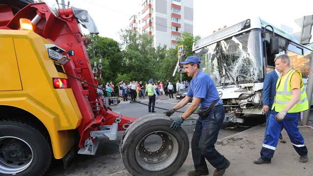 Протаранившего остановку в Москве водителя автобуса мог сразить микроинсульт
