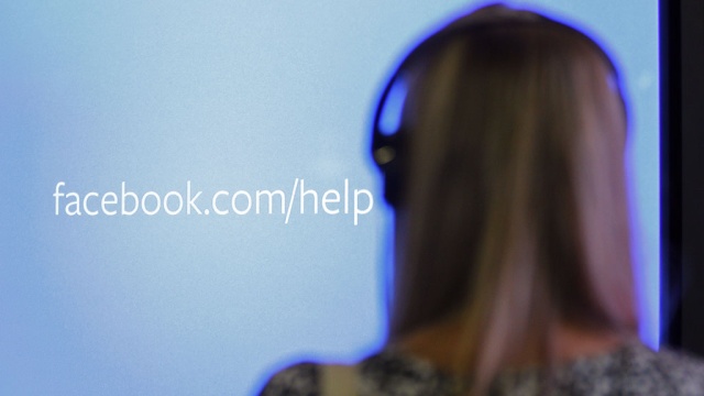 #FacebookЖиви: соцсеть заработала после глобального сбоя