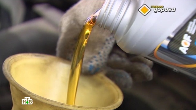 Синтетика или полусинтетика: какое масло лучше для двигателя