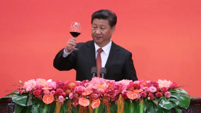 Глава КНР отказался выбрать имя для будущей дочери Майкла Цукерберга