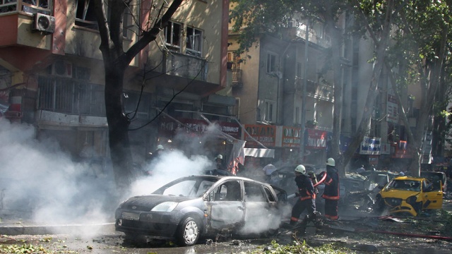 Мощный взрыв прогремел в Анкаре: много жертв