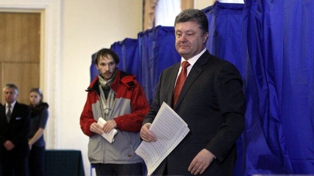 На участке для голосования Порошенко потеряли ключ от сейфа