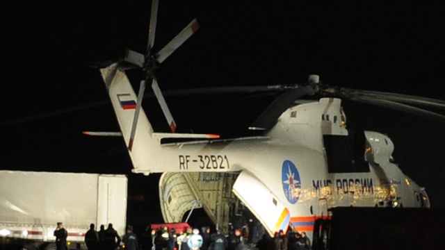 Вертолет с врачами пробился сквозь метель к пострадавшим при взрыве в ЯНАО