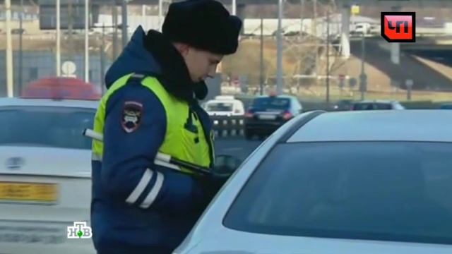 Под Петербургом пьяный водитель изрезал полицейского за эвакуацию машины