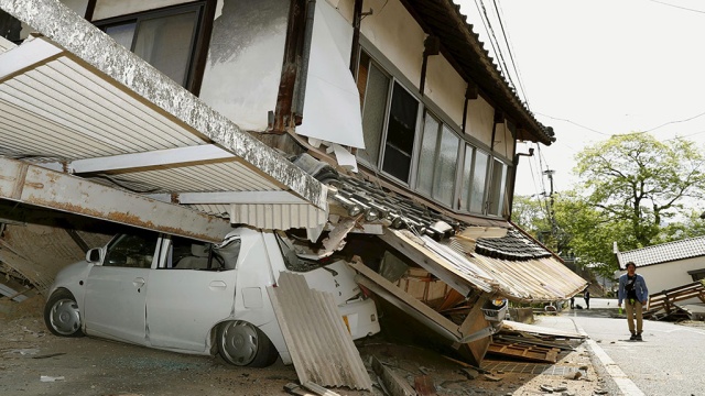 В Японии отменили угрозу цунами после новых подземных толчков