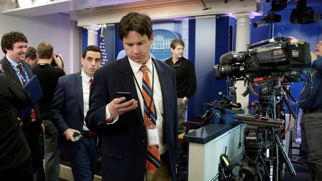 Белый дом не пустил на брифинг журналистов ведущих СМИ
