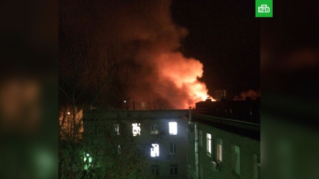 В Екатеринбурге тушат грандиозный пожар
