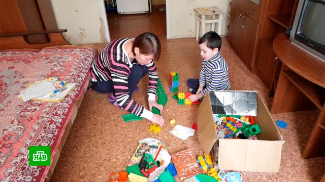Жительница Челябинска решила отомстить соседке и выставила на продажу ее сына