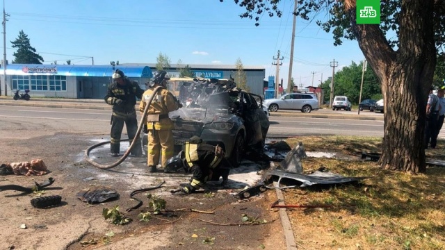 Автомобиль сгорел в Ставрополе после предполагаемого взрыва: есть погибший