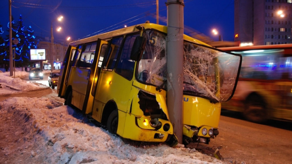 Раз автобус. ДТП С участием автобусов во Владимире. Авария с автобусом во Владимире сегодня. Разбился автобус во Владимире.