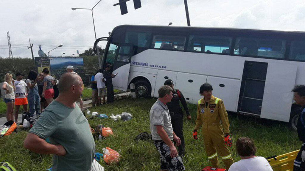 Во время туристической поездки в таиланд воронов на мотоцикле попал в дтп