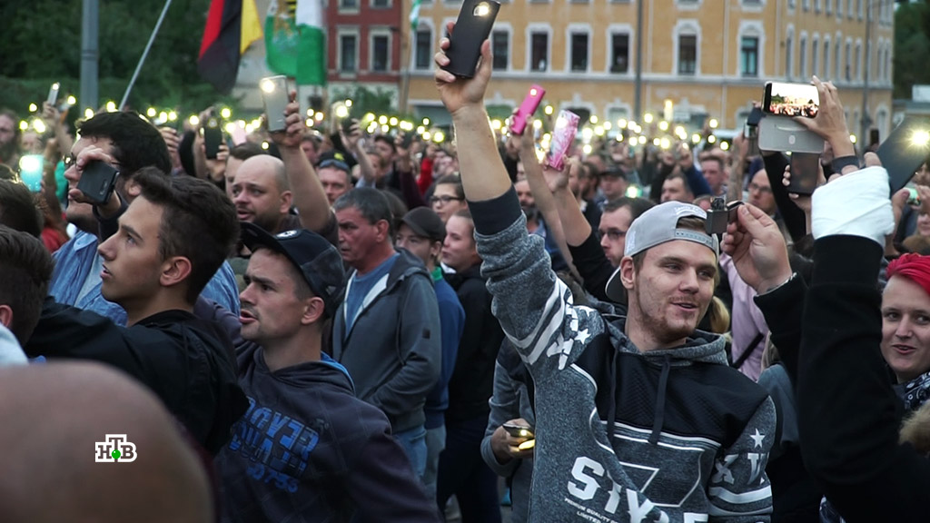 Бунт против мигрантов. Протесты в Европе против мигрантов. Немцы митингуют против мигрантов. Толерантные немцы. Националисты Германии против беженцев.